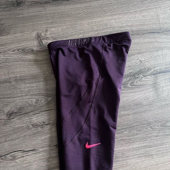 Nike Pro Hyperwarm purple tights active leggings run jog gym sz Medium - Picture 5 of 7